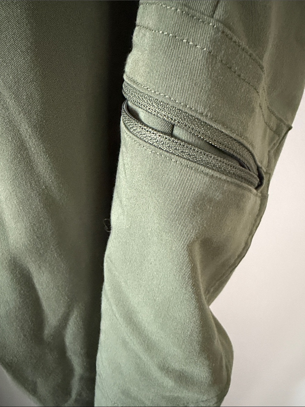 Figs scrub Olive Green Jogger Pants with Tan Drawstring size L - Picture 7 of 8